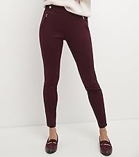 Model wearing rekucci skinny pant in burgundy