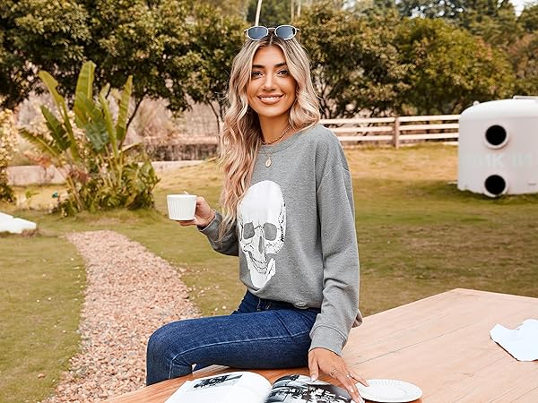 Skull Graphic Sweatshirt