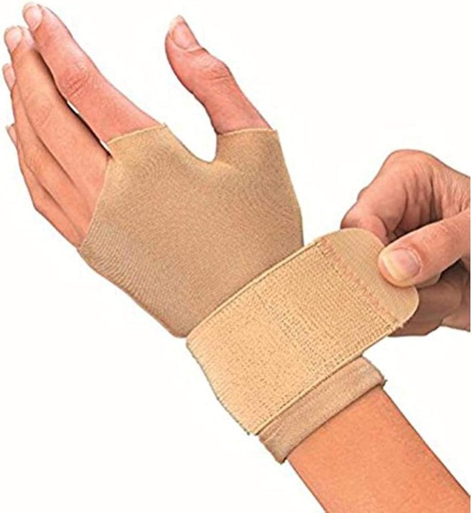 Mueller Compression Wrist Gloves-Medium 7.5 in. - 8.5 in