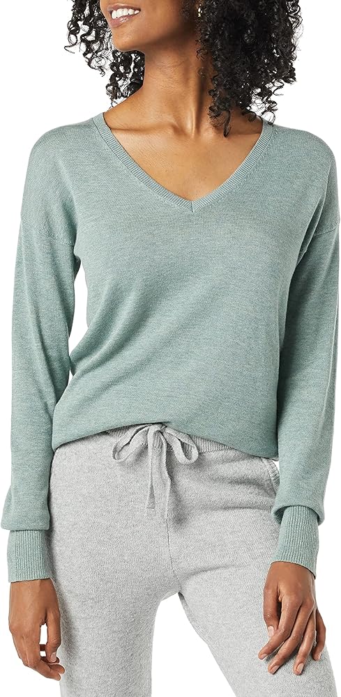 Amazon Essentials Women's Lightweight Long-Sleeve V-Neck Tunic Sweater (Available in Plus Size)