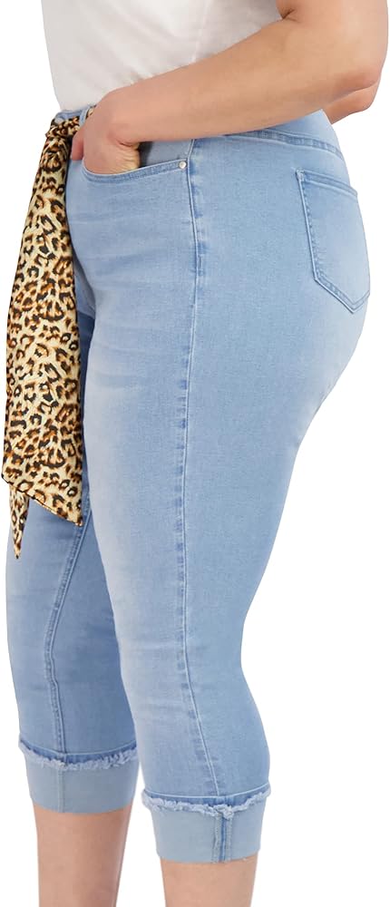 Women's Plus Size - Roll Cuff Capri with Printed Belt - High Waist - Button Closure - 5 Pocket Design - Premium